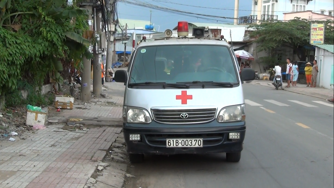 Sau bữa tiệc bên hàng xóm, mẹ bàng hoàng phát hiện con trai treo cổ ở nhà riêng - Ảnh 3.