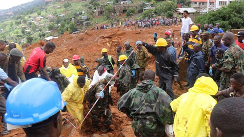 Tang tóc kinh hoàng phủ xuống Sierra Leone - Ảnh 1.