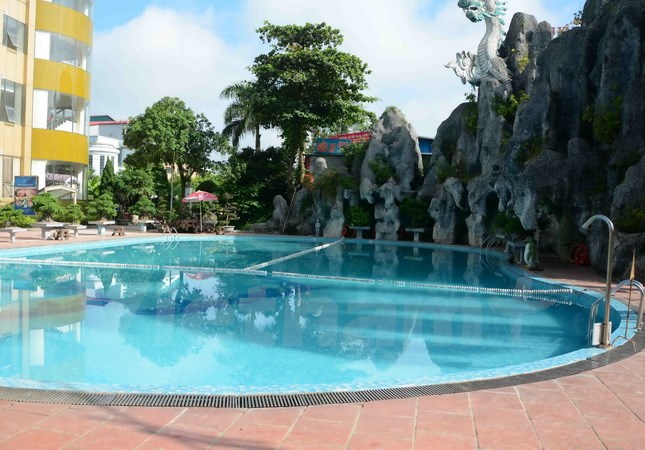 Điện Biên: Cháu bé 9 tuổi tử vong khi tắm ở bể bơi khách sạn - Ảnh 1.