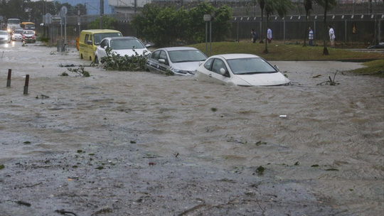 Càn quét Hồng Kông, Macau, bão Hato tràn vào Trung Quốc - Ảnh 1.