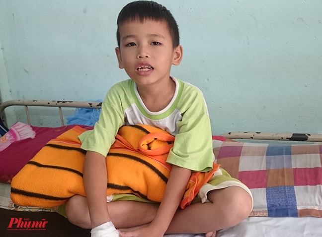 Người phụ nữ nhờ giữ hai b&eacute; trai rồi đi lu&ocirc;n kh&ocirc;ng quay lại nhận - Ảnh 2.