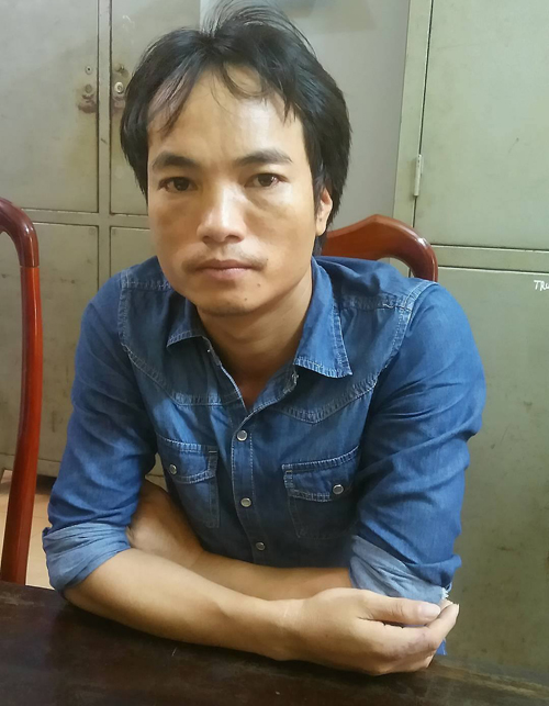 X&ocirc;ng v&agrave;o qu&aacute;n c&agrave; ph&ecirc; ch&eacute;m gần đứt l&igrave;a tay đối thủ để trả th&ugrave; - Ảnh 2.