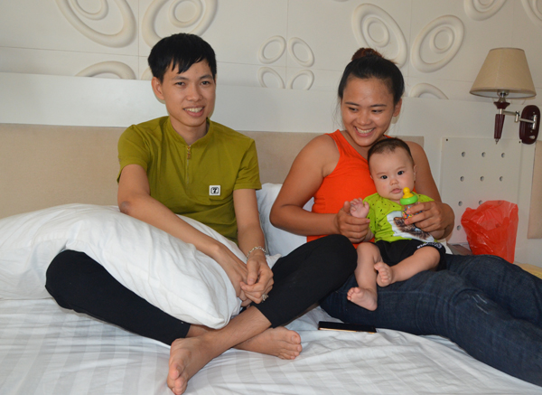 Hoa khôi làng vực dậy cuộc đời chàng trai tàn tật - Ảnh 1.