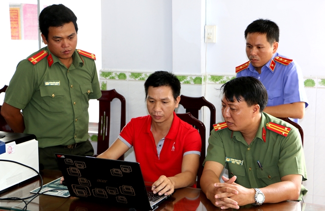 Con rể l&ecirc;n mạng mua tiền giả gửi mẹ vợ... đi chợ - Ảnh 1.