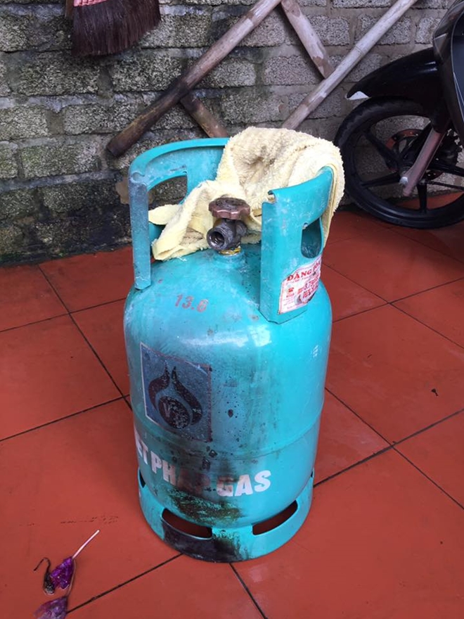 Nổ khí gas, ba người trong gia đình bị bỏng - Ảnh 2.