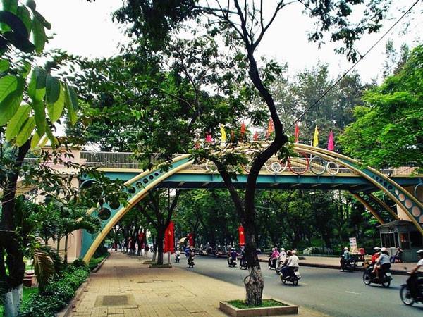 Nhóm thanh niên ra công viên Hoàng Văn Thụ xin đểu được 30.000 đồng nhưng chê ít, một người bị đánh chết - Ảnh 1.