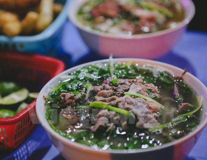 Phở và Gỏi cuốn của Việt Nam lọt tốp 30 món ăn ngon nhất thế giới - Ảnh 1.
