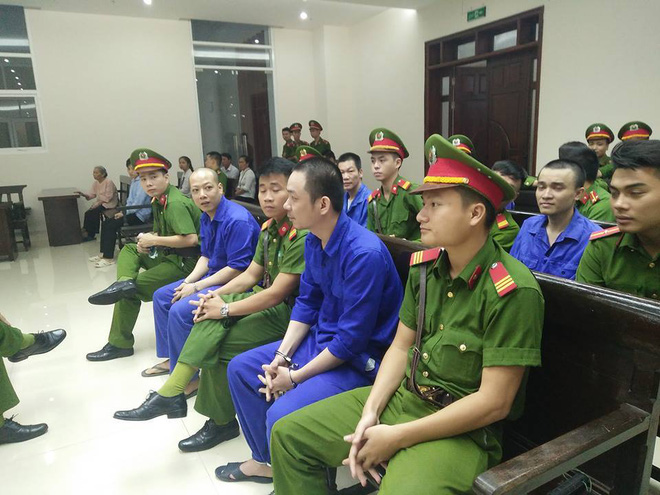 Hoãn phiên tòa xét xử phúc thẩm tử tù trốn trại Nguyễn Văn Tình - Ảnh 2.