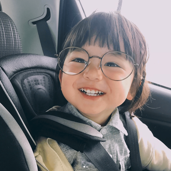 Đến với màn hình của đài truyền hình nhật bản, bạn sẽ được chiêm ngưỡng những hình ảnh tuyệt đẹp về những em bé Nhật dễ thương. Không chỉ thế, bạn còn có thể tìm thấy chúng trên Instagram với những khoảnh khắc đáng yêu chưa từng có.