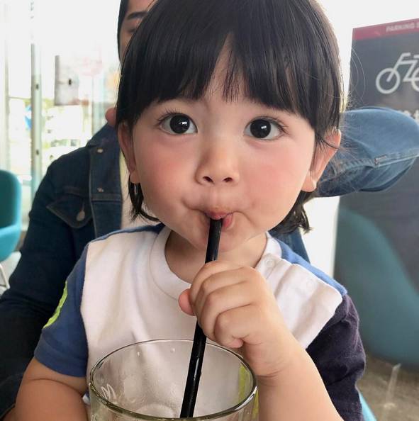 Em bé Nhật là một trong những chủ đề được yêu thích nhất trên Instagram. Với nụ cười ngây thơ, bộ đồ yêu kiều và tình yêu vô tận của cha mẹ, chúng ta sẽ không thể cưỡng lại được sự dễ thương của họ. Hãy xem ngay những hình ảnh đáng yêu này!