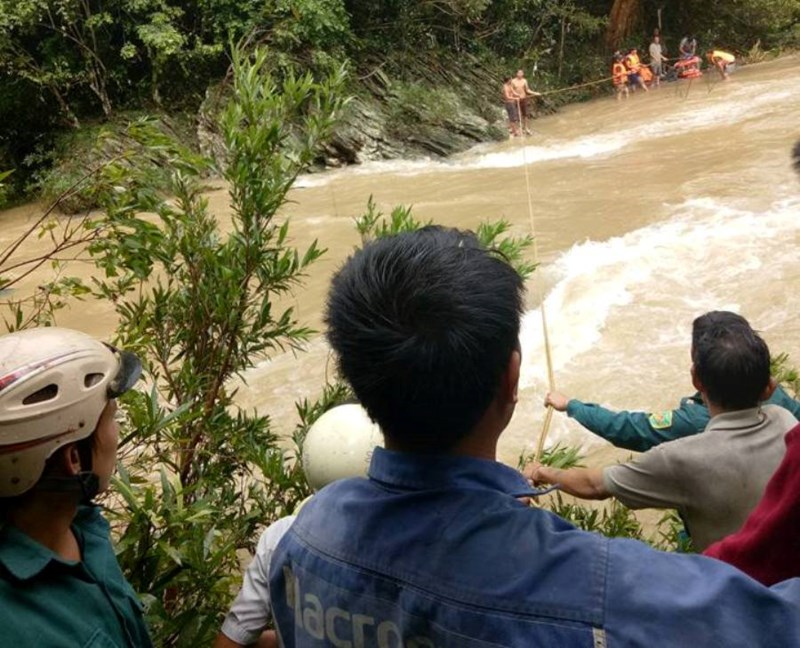 Thanh niên sang nhà vợ sắp cưới, bị lũ cuốn trôi - Ảnh 2.