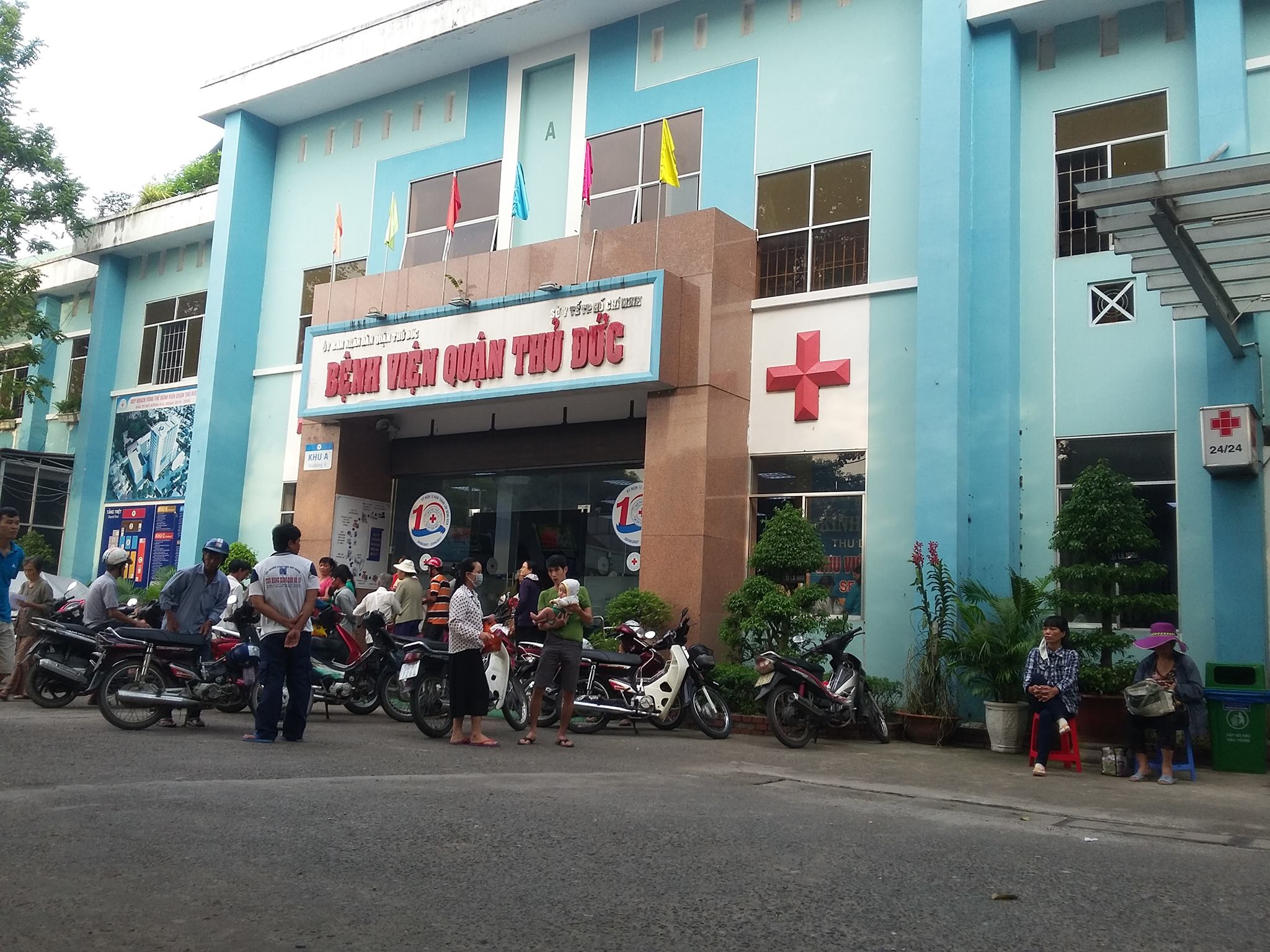 Thức giấc không thấy vợ, người chồng vội đi tìm thì bàng hoàng phát hiện vợ treo cổ tự tử tại hành lang bệnh viện - Ảnh 1. Thức giấc không thấy vợ, người chồng vội đi tìm thì bàng hoàng phát hiện vợ treo cổ tự tử tại hành lang bệnh viện - Ảnh 1.