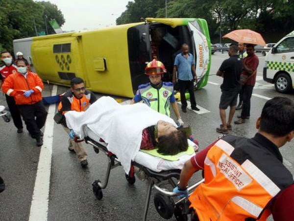 Tai nạn giao thông tại Malaysia khiến 40 người thương vong - Ảnh 1.