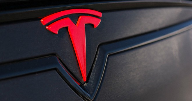 H&oacute;a ra, logo h&igrave;nh chữ T của Tesla c&oacute; một &yacute; nghĩa kh&aacute;c kh&ocirc;ng ai ngờ tới - Ảnh 1.