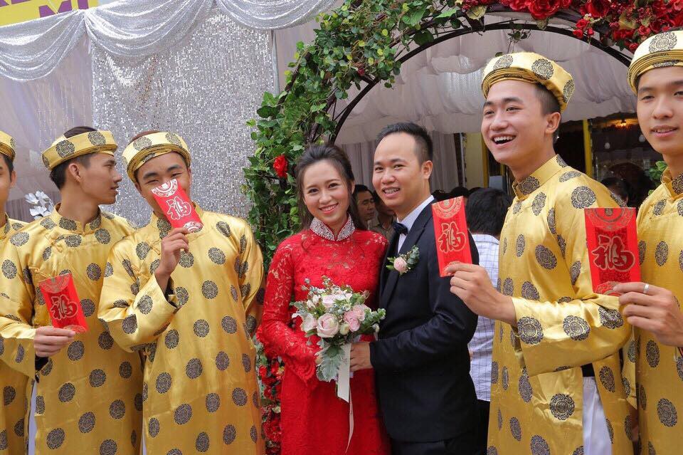 Ở Việt Nam cũng có những siêu đám cưới xa hoa, huy động hàng chục vệ sĩ để bảo vệ dàn khách mời toàn người nổi tiếng - Ảnh 1. Ở Việt Nam cũng có những siêu đám cưới xa hoa, huy động hàng chục vệ sĩ để bảo vệ dàn khách mời toàn người nổi tiếng - Ảnh 1.