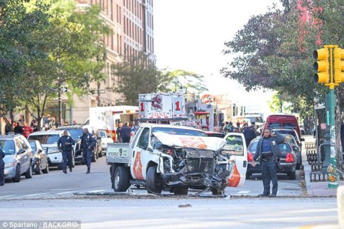 Tiết lộ mới về nghi phạm tấn công bằng xe tải ở New York - Ảnh 1.