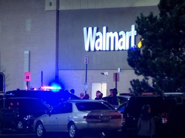 Đã có thương vong trong vụ xả súng tại siêu thị ở Mỹ - Ảnh 1.