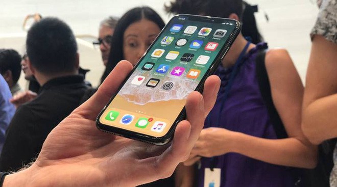 Apple l&agrave;m phải lớn, n&acirc;ng gi&aacute; iPhone X cao hơn 300 USD ngay tại qu&ecirc; nh&agrave; của Samsung - Ảnh 2.