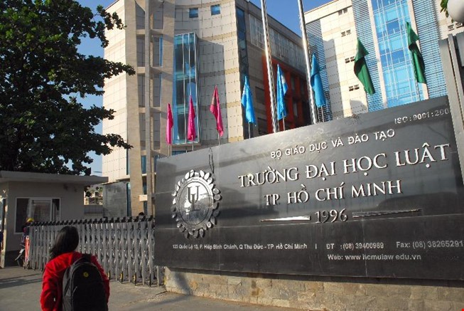 Hơn 100 sinh viên ĐH Luật TP.HCM bị buộc thôi học vì kết quả kém - Ảnh 1.
