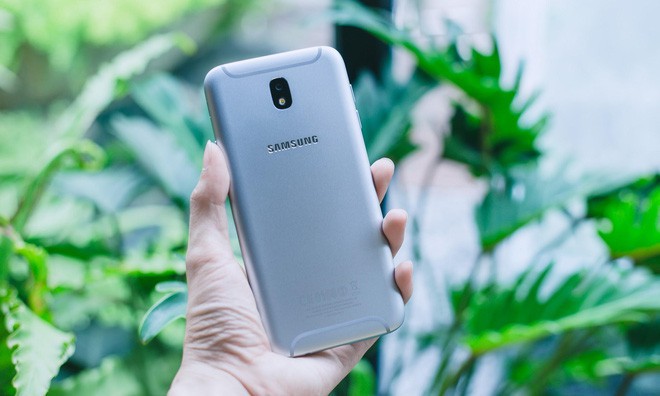 Sau gần 6 tháng bán ra chính thức, Galaxy J7 Pro vẫn là thiết bị được yêu thích và chọn mua nhiều nhất ở phân khúc tầm trung - Ảnh 1.