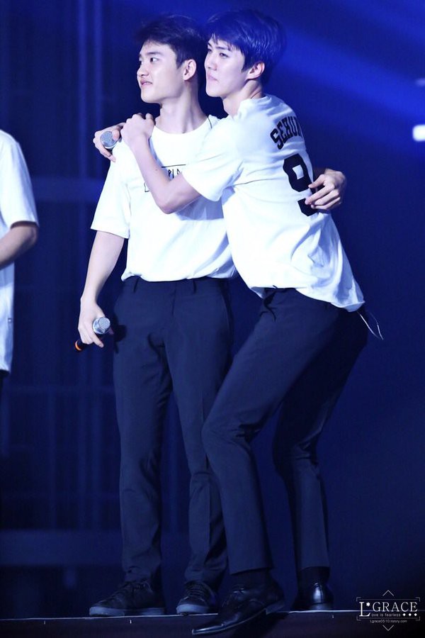 Nghịch l&iacute; trong Kpop: Em &uacute;t b&eacute; bỏng g&igrave; đ&acirc;u, cứ phải khổng lồ nhất nh&oacute;m mới chịu! - Ảnh 1.