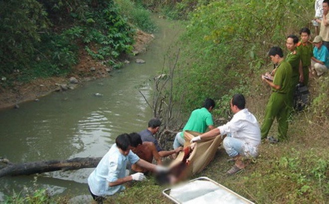 Thanh niên chết bất thường trong chòi, có đầu đạn găm trong thi thể - Ảnh 1.