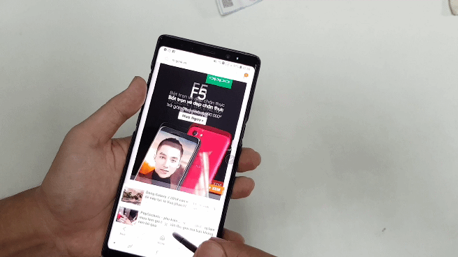 Bút S Pen trên Galaxy Note8 có thể cuộn trang web mà không cần chạm màn hình, bạn có biết chưa? - Ảnh 2. Bút S Pen trên Galaxy Note8 có thể cuộn trang web mà không cần chạm màn hình, bạn có biết chưa? - Ảnh 2.
