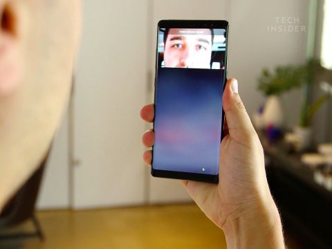 C&oacute; thể bạn chưa biết: T&iacute;nh năng qu&eacute;t mống mắt tr&ecirc;n Galaxy Note 8 c&ograve;n tốt hơn cả c&ocirc;ng nghệ nhận dạng v&acirc;n tay m&agrave; FBI đang sử dụng - Ảnh 1.