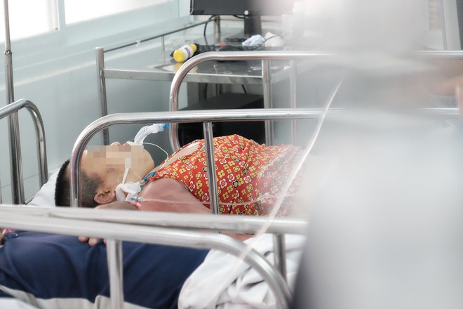Nghi ma nhập, hai chị em bị thầy ph&aacute;p d&ugrave;ng roi d&acirc;u đ&aacute;nh th&acirc;m t&iacute;m to&agrave;n th&acirc;n, khiến nguy kịch - Ảnh 2.