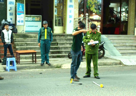 Đi thăm bạn ở bệnh viện, một thanh niên bị đâm chết - Ảnh 1.