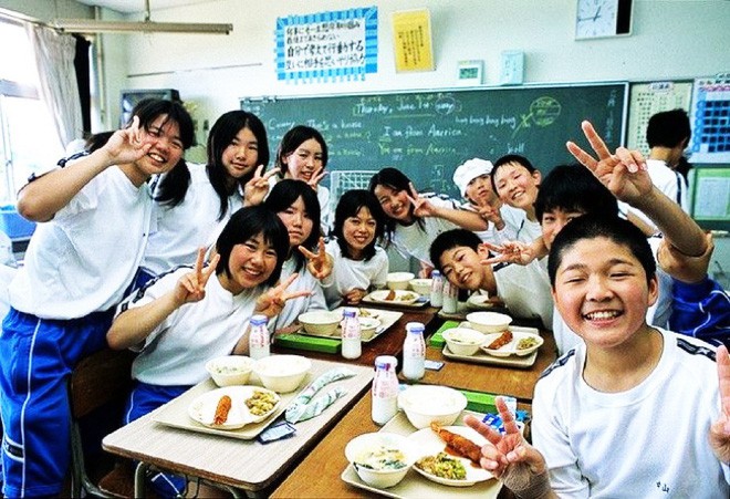 15 quy định hà khắc trong trường học Nhật Bản sẽ khiến con phải biết ơn vì độ mềm mỏng của bố mẹ ở nhà - Ảnh 2.