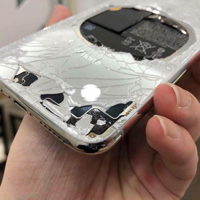 Bỏ gần 70 triệu để được dùng iPhone X sớm nhất VN, nhưng tôi lại nhận trái đắng khi chỉ 1 cái lỡ tay cũng mất toi 15 triệu đồng - Ảnh 3.