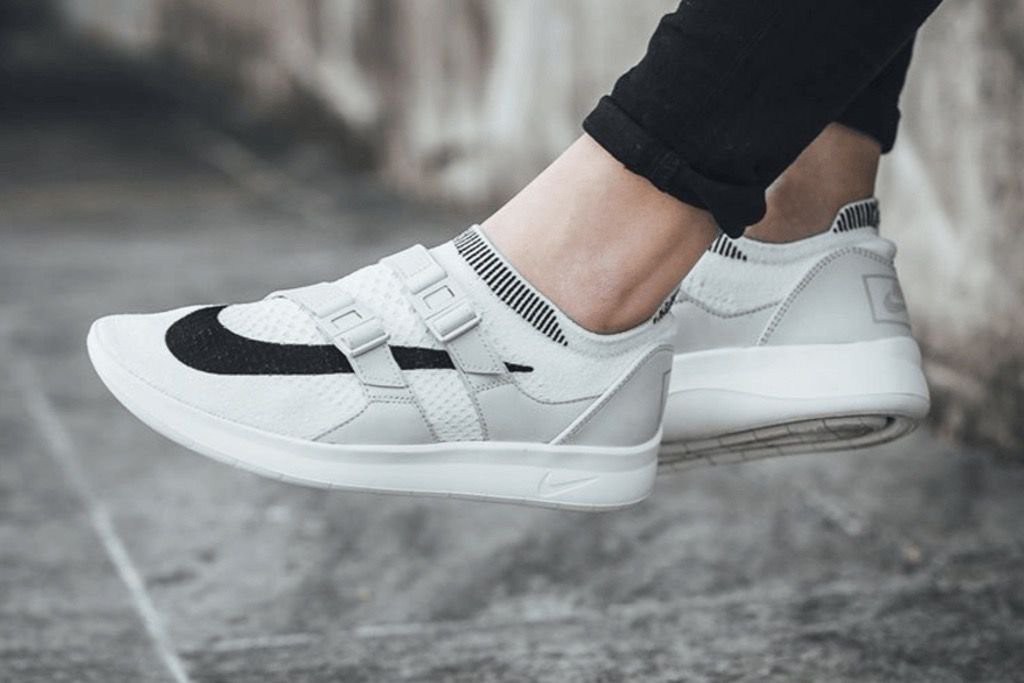 Trong khi giới trẻ phát cuồng với Balenciaga, Vans... thì vị stylist danh tiếng này lại đánh giá cao 3 đôi sneakers ít tiếng hơn hẳn - Ảnh 20. Trong khi giới trẻ phát cuồng với Balenciaga, Vans... thì vị stylist danh tiếng này lại đánh giá cao 3 đôi sneakers ít tiếng hơn hẳn - Ảnh 20.