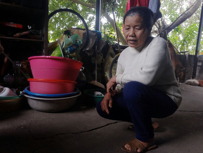 Hà Nội: Vết nứt chạy dài dưới chân cầu Đuống, người dân phải bỏ nhà di tản vì lo sợ hà bá nuốt chửng - Ảnh 2.