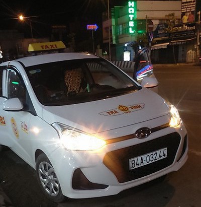 Hành khách bức xúc vì sân bay Cần Thơ không cho taxi vào rước khách - Ảnh 2.