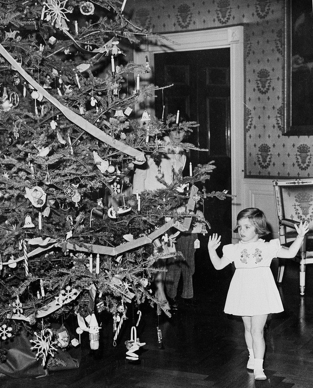 Giáng sinh đầu tiên qua 10 đời Tổng thống Mỹ - Ảnh 1.