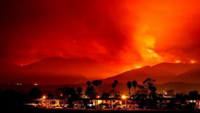 Cháy rừng lại bùng phát ở bang California (Mỹ) - Ảnh 1.