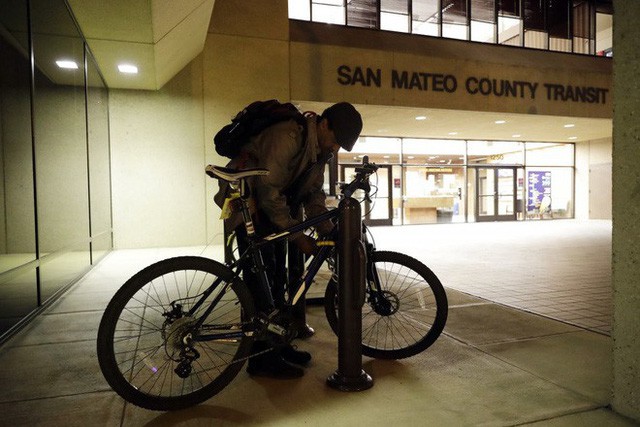 G&oacute;c khuất ở Thung lũng Silicon, nơi những người c&oacute; việc l&agrave;m ổn định vẫn phải sống như v&ocirc; gia cư - Ảnh 2.