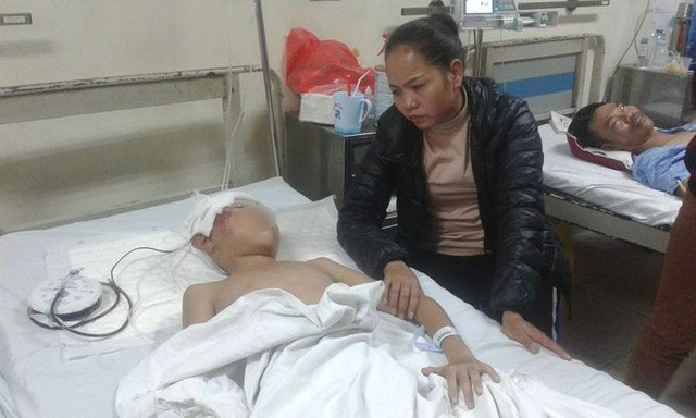 Vụ sập lan can trường học l&agrave;m 13 học sinh bị thương: Th&ecirc;m 1 nạn nh&acirc;n phải phẫu thuật n&atilde;o - Ảnh 1.