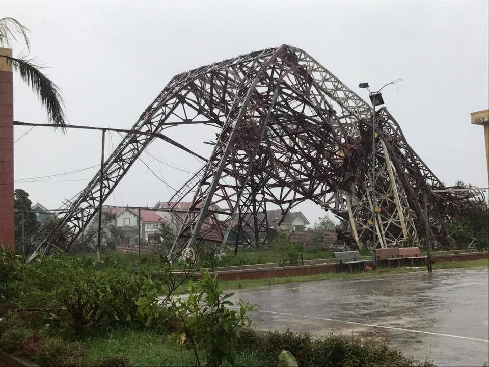 Nhìn lại những hiện tượng thời tiết, thiên tai khiến người dân Việt Nam điêu đứng năm 2017 - Ảnh 10. Nhìn lại những hiện tượng thời tiết, thiên tai khiến người dân Việt Nam điêu đứng năm 2017 - Ảnh 10.
