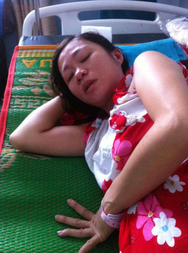 Bị động thai nghiêm trọng, sản phụ mang song thai 8 tháng tại Phú Yên không thể chuyển viện vì dễ đẻ non - Ảnh 1.