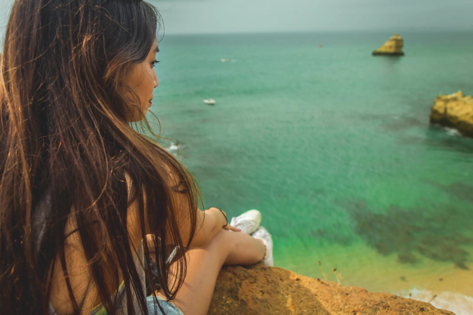 Hãy ngưng nói những lời này với người trầm cảm vì chúng sẽ đẩy họ trượt sâu vào ngõ cụt cuộc đời - Ảnh 1.