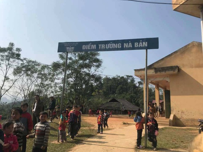  9 học sinh bỗng nhi&ecirc;n ngất, tự chạy ra khỏi lớp khi đang học: C&aacute;c em đều l&agrave; học sinh giỏi, c&oacute; chỉ số IQ cao - Ảnh 1.