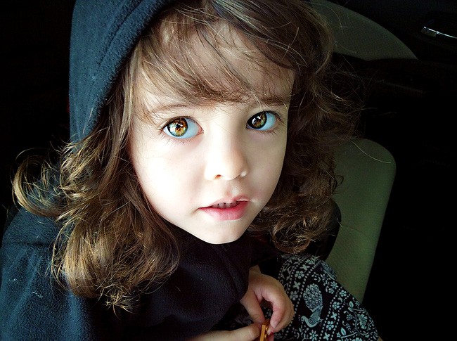 Em bé có đôi mắt đẹp nhất thế giới được đánh giá dựa trên tiêu chí gì?