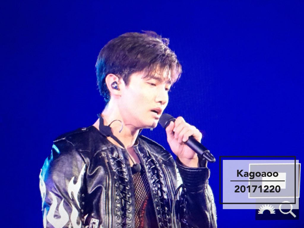 Phải hoàn thành lịch trình ngay sau khi Jonghyun ra đi, Suho và DBSK rơi nước mắt trên sân khấu - Ảnh 2.