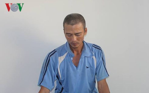 C&ocirc; g&aacute;i trẻ t&ocirc;ng xe, bắt 2 t&ecirc;n cướp t&uacute;i x&aacute;ch - Ảnh 2.