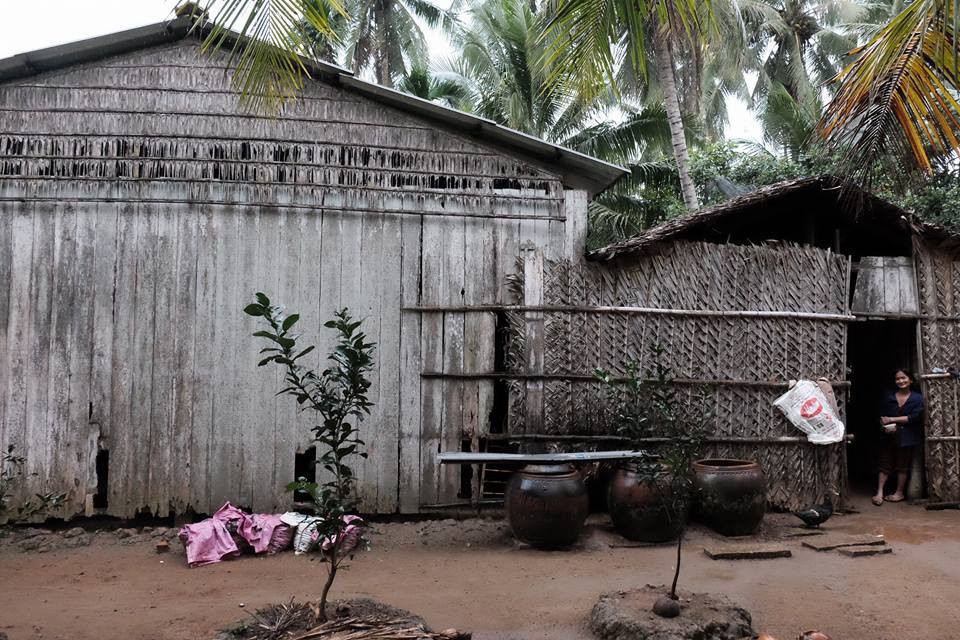 Bão Tembin: Bến Tre bắt đầu mưa lớn, nhiều người bỏ lên thành phố tránh bão - Ảnh 1.