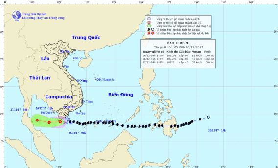 Bão Tembin suy yếu thành áp thấp nhiệt đới, không đi vào đất liền nhưng vẫn gây mưa - Ảnh 1.