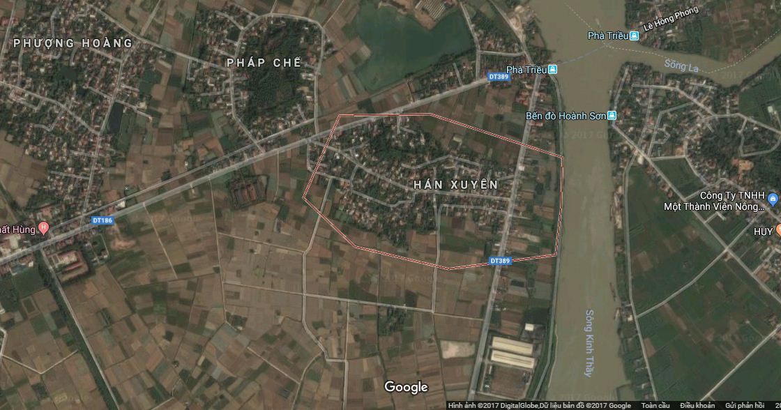 Người đàn ông chết bất thường bên đường, nghi án hiện trường bị làm giả - Ảnh 1.