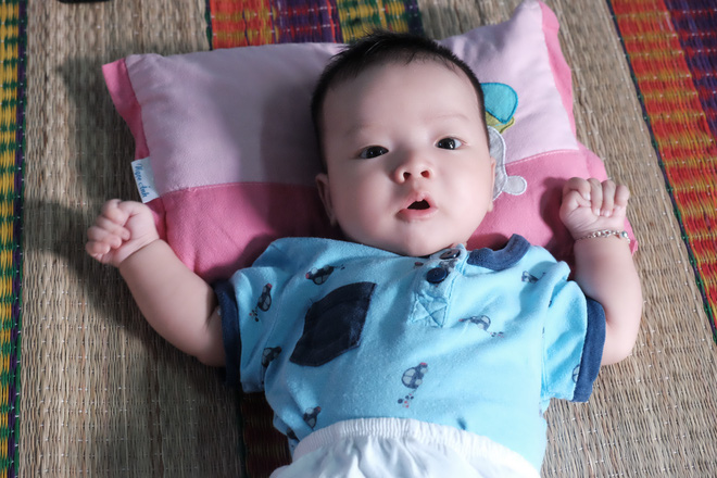 Nhặt được em bé sơ sinh trước cổng chùa, người phụ nữ giúp việc mang về nuôi nấng yêu thương - Ảnh 11. Nhặt được em bé sơ sinh trước cổng chùa, người phụ nữ giúp việc mang về nuôi nấng yêu thương - Ảnh 11.